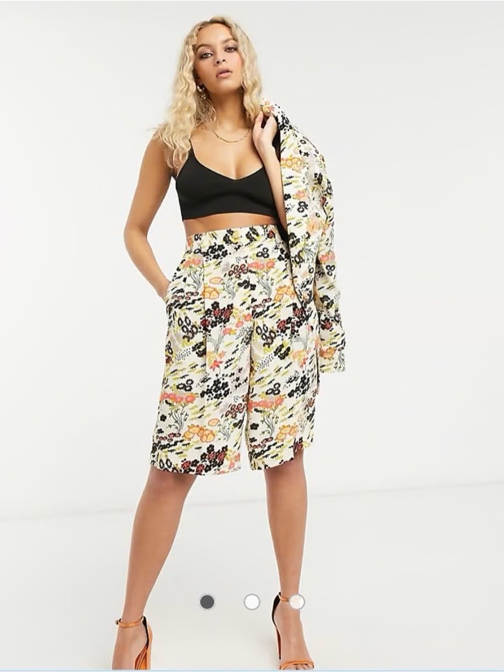 Topshop IDOL floral bloom short Size 6